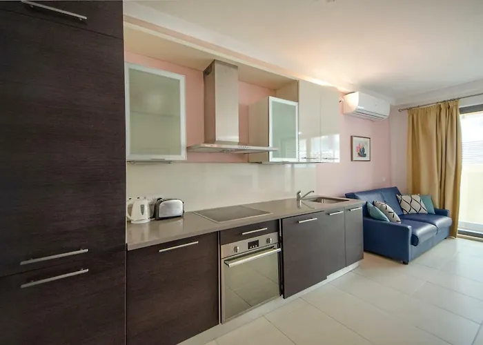 Modern Stylish - 2 Bedroom & 2 Bathroom - Spinola Bay, St Julians * San Julián