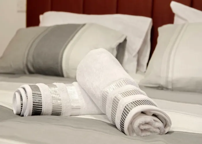 Modern Stylish - 2 Bedroom & 2 Bathroom - Spinola Bay, St Julians Apartamento San Julián