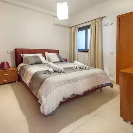 Apartment Modern Stylish - 2 Bedroom & 2 Bathroom - Spinola Bay, St Julians *