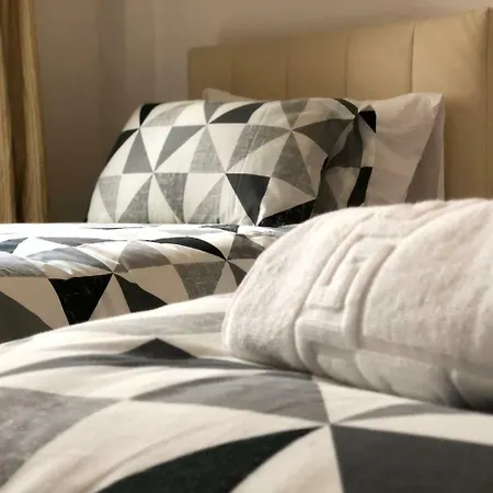 Daire Modern Stylish - 2 Bedroom & 2 Bathroom - Spinola Bay, St Julians *