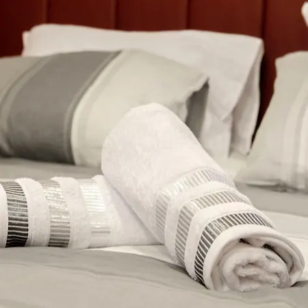 Modern Stylish - 2 Bedroom & 2 Bathroom - Spinola Bay, St Julians Apartamento St. Julian's